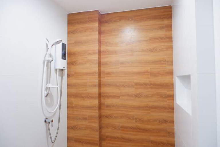 Bathroom 3, J & L Residence and Spa, Bang Khae