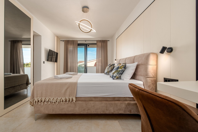 Room 4, Villa Nancy, Nin