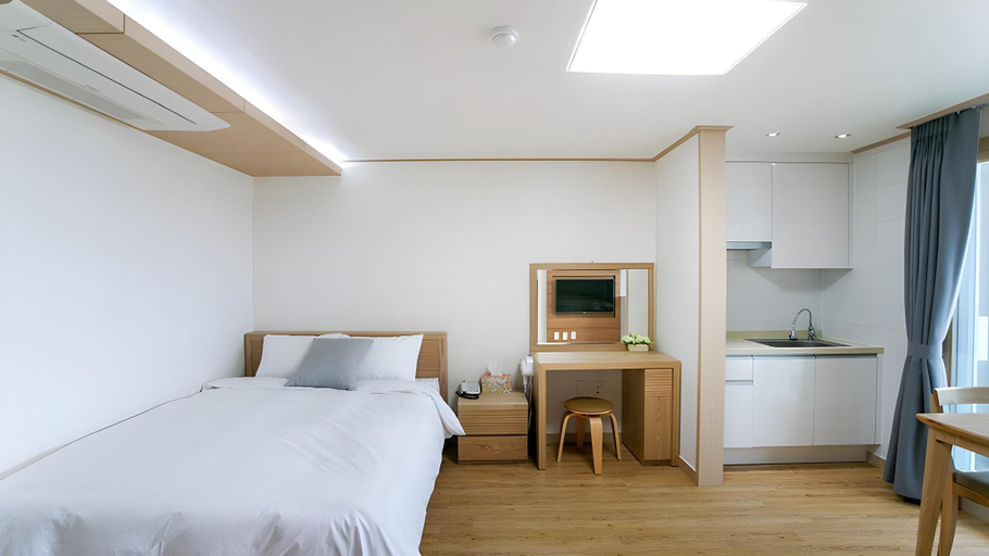 Bedroom 2, jeju thebeach pension, Jeju