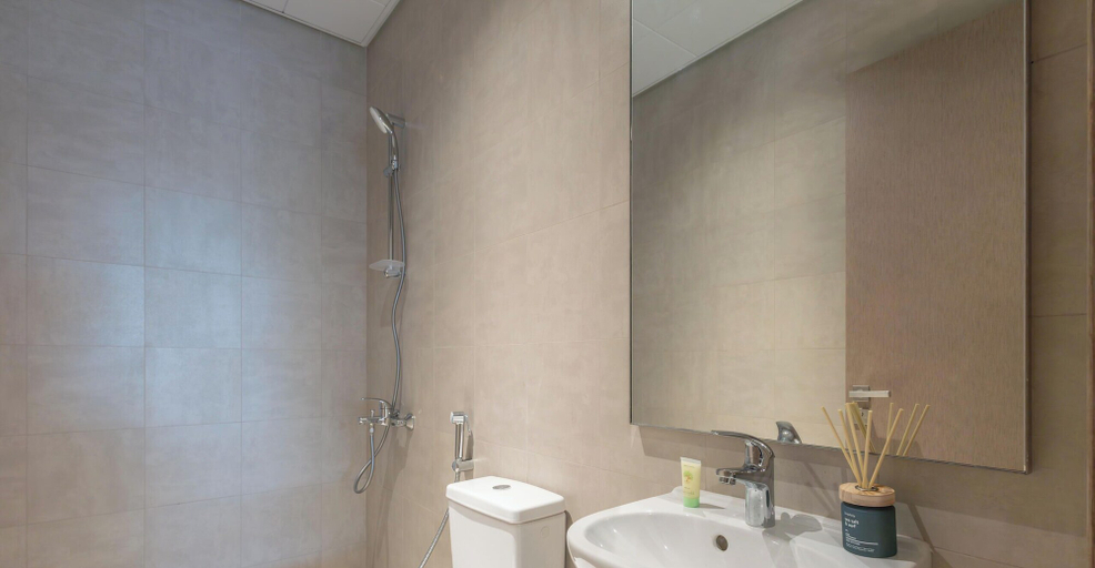 Bathroom 5, LUX District One Lagoon View Townhouse, Dubai