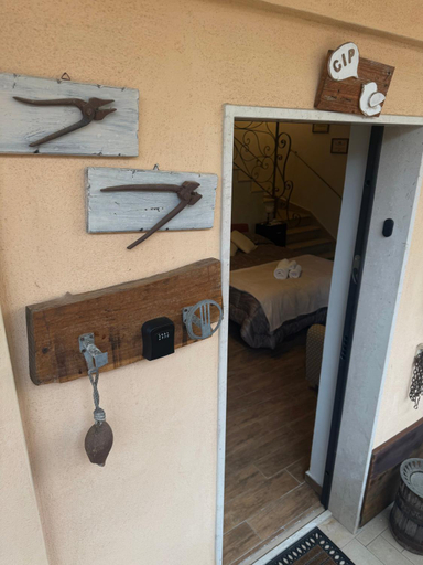 Bathroom 2, Liguorini House, Avellino