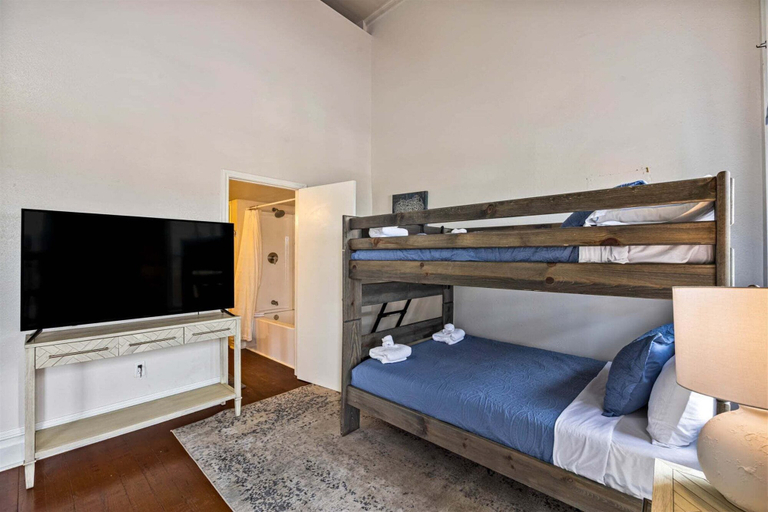 Room 2, The Mensing Loft 3 Bedroom Home, Galveston
