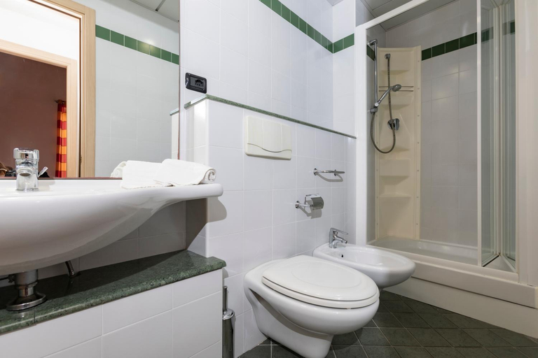 Bathroom, Residence Alice, Novara