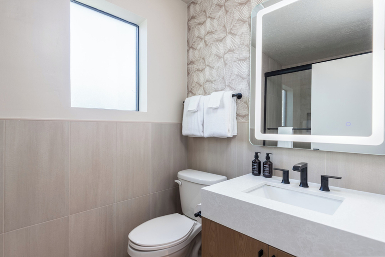 Bathroom 3, Adobe Desert Boutique Motel, Garfield