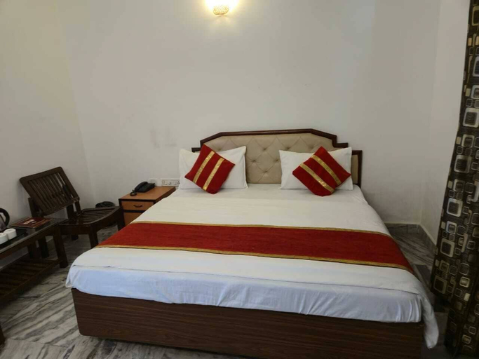 Bedroom 3, Hotel Maha Luxmi Palace, Reasi
