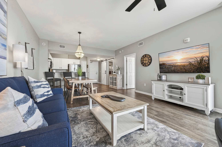 Living area 2, Cozy Retreat in the Sky, Okaloosa