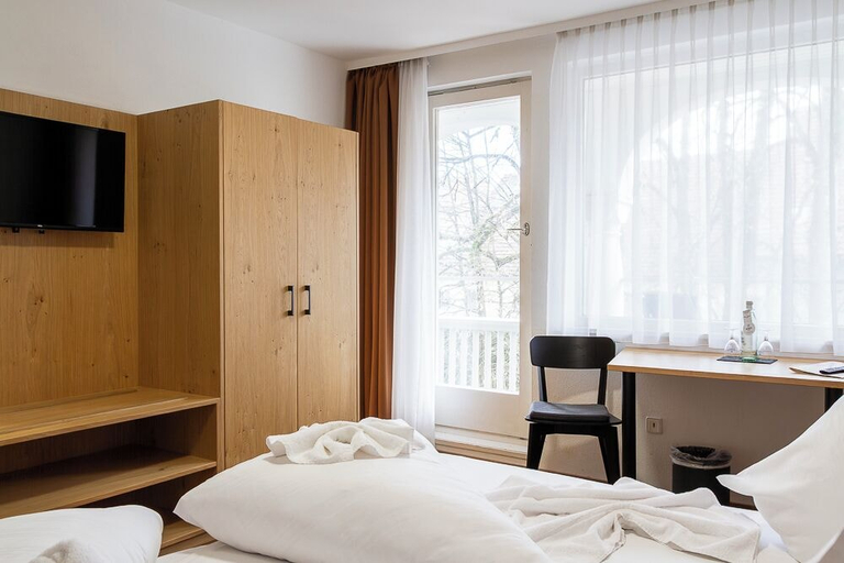 Bedroom 4, Hotel & Gasthof Zur Post, Lindau (Bodensee)