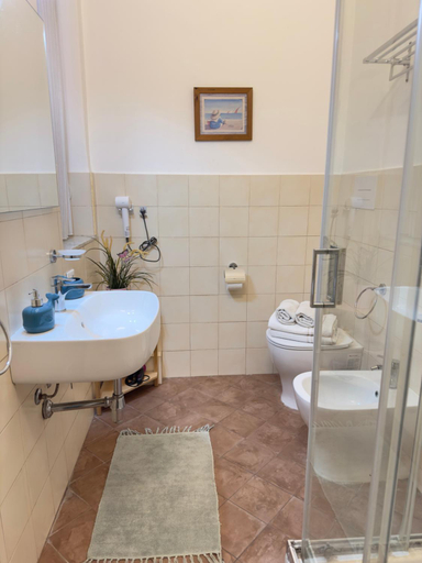 Bathroom 5, L'Angolo di Palermo, Palermo