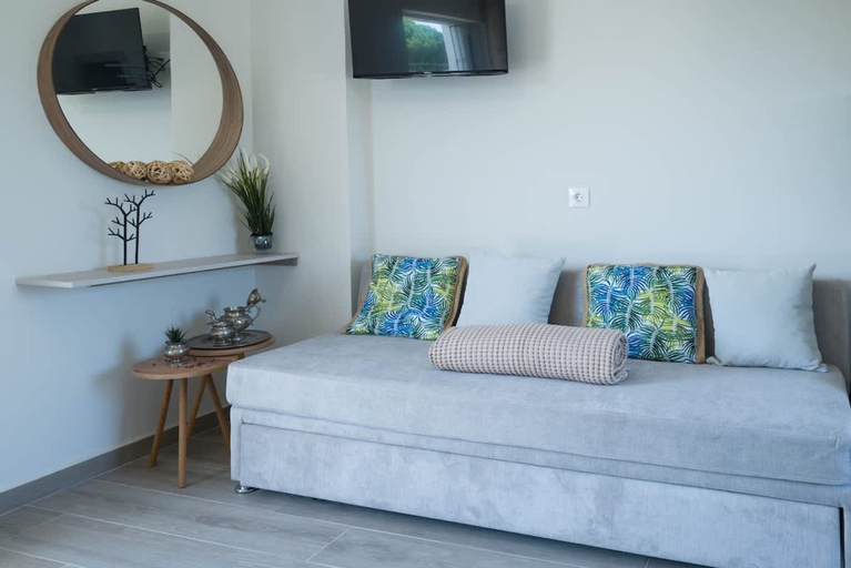Room 4, Diana s House 3 - Gytheio Sandy Beach Haven, Peloponnese