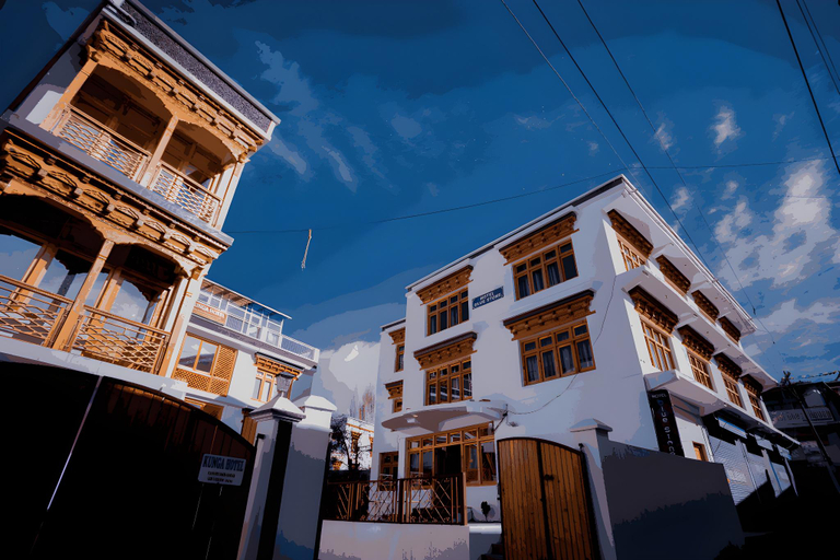 Exterior & Views