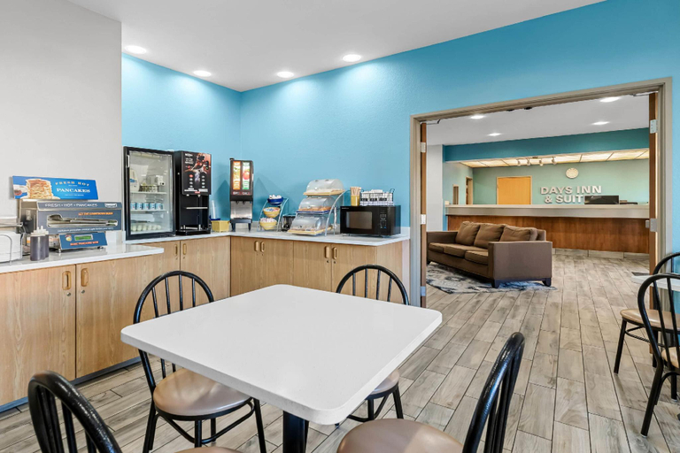 Food & Drinks 5, Days Inn & Suites by Wyndham Castle Rock, Douglas