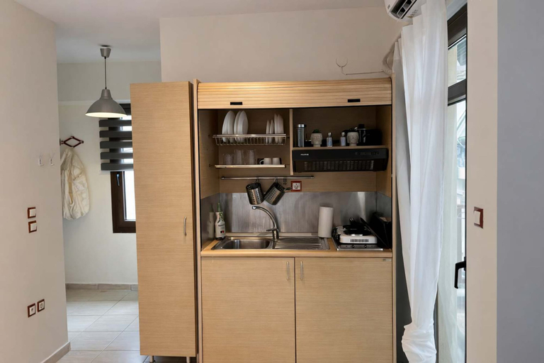 Room 2, Bright Studio w Balcony - Near Thessaloniki Center, Central Macedonia