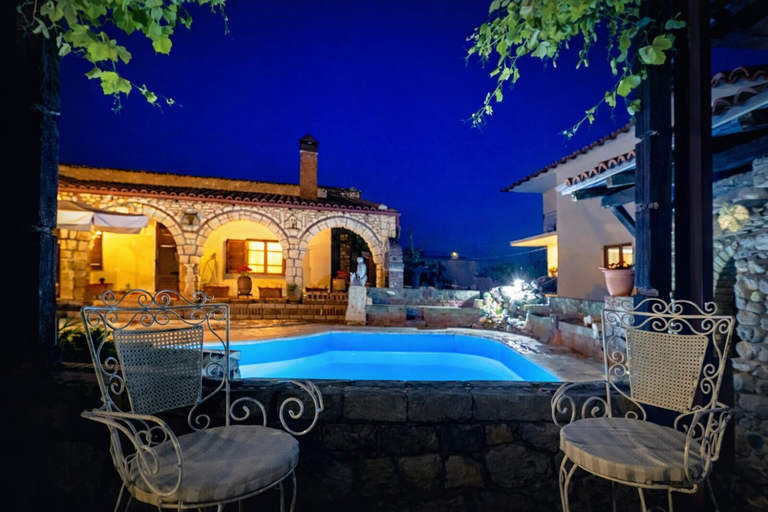 5, Saltos Village House - Peaceful Poolside Retreat, Central Macedonia