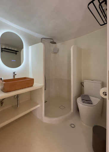 Bathroom 3, Lythi Kythnos, South Aegean