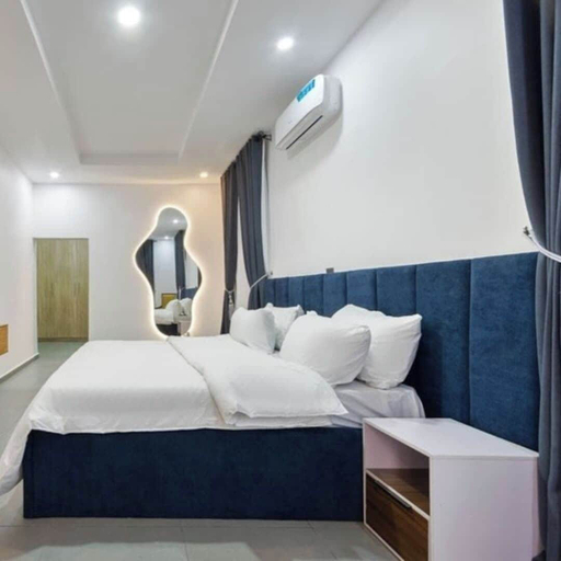 Room 5, De Luciee Apartment, AbujaMun