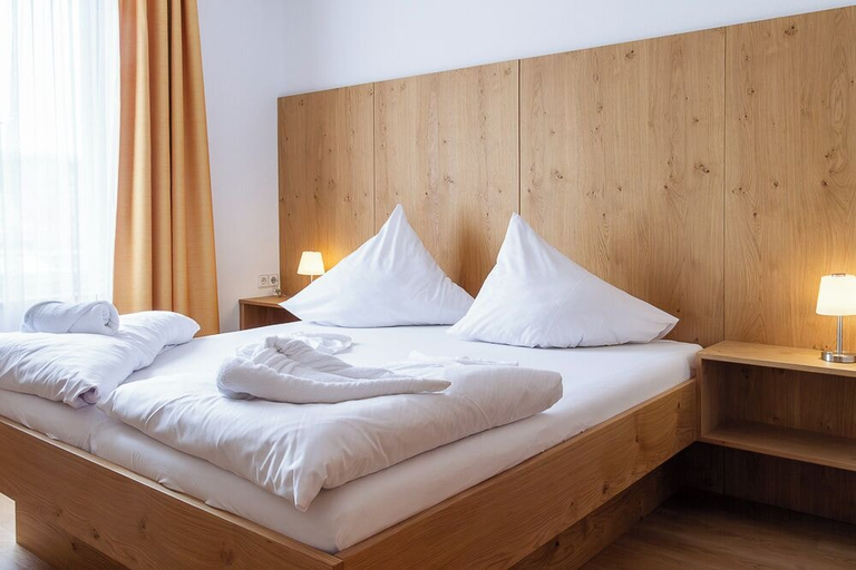 Bedroom 4, Hotel & Gasthof Zur Post, Lindau (Bodensee)