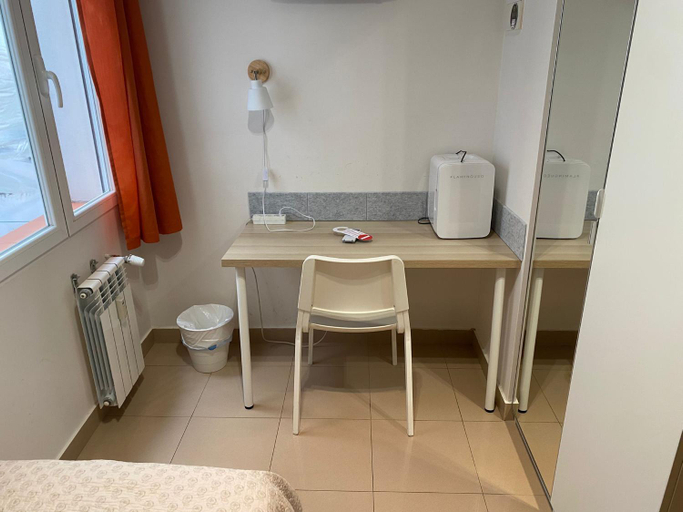 Others 4, Hostal Retiro, Madrid