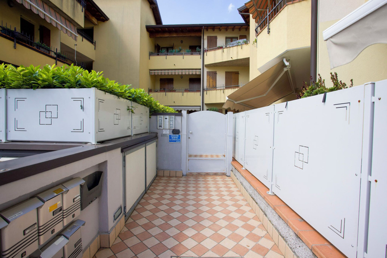 Others 4, Fiordaliso, Brescia