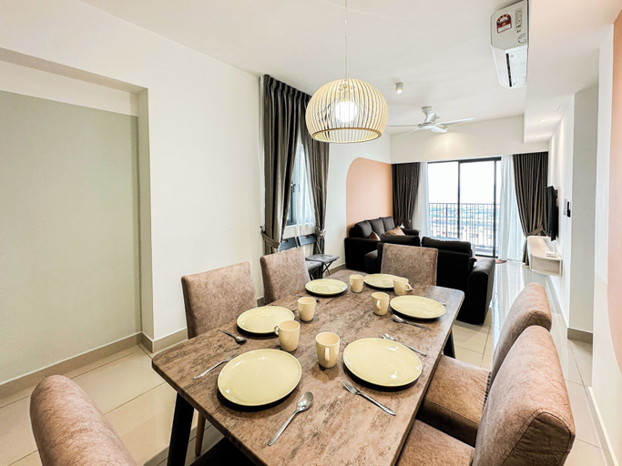 Dining room 5, M Arisa Sentul by Airhost, Kuala Lumpur