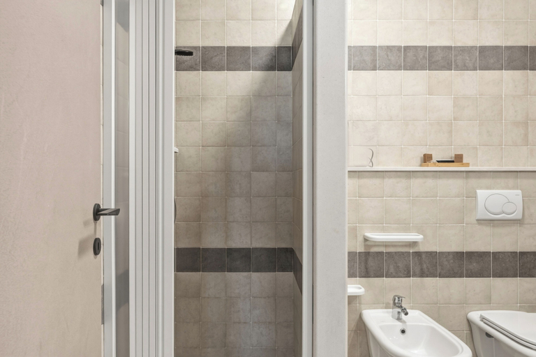 Bathroom 5, Case Vacanze Celeste, Syracuse