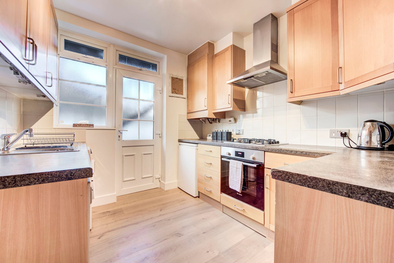 Room 3, Modern Flat Near Pitshanger Park, London