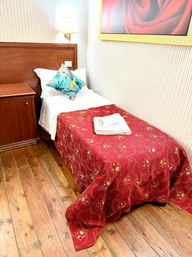 Bedroom 3, Royal Termini Guest House, Rome