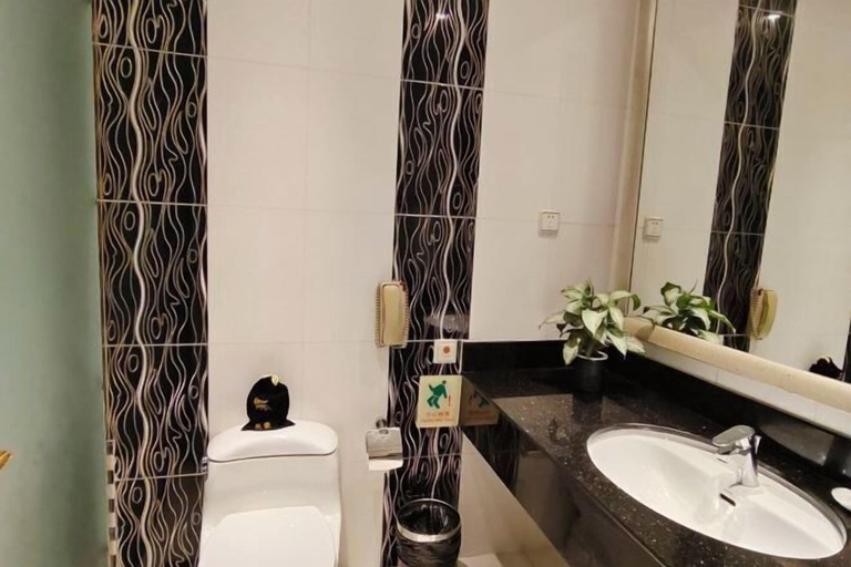 Bathroom 4, Nanjing Suning Universal Hotel, Nanjing