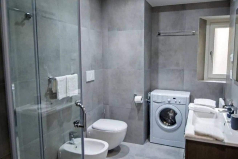 Bathroom 2, Hotiday Trieste Corso Italia, Trieste