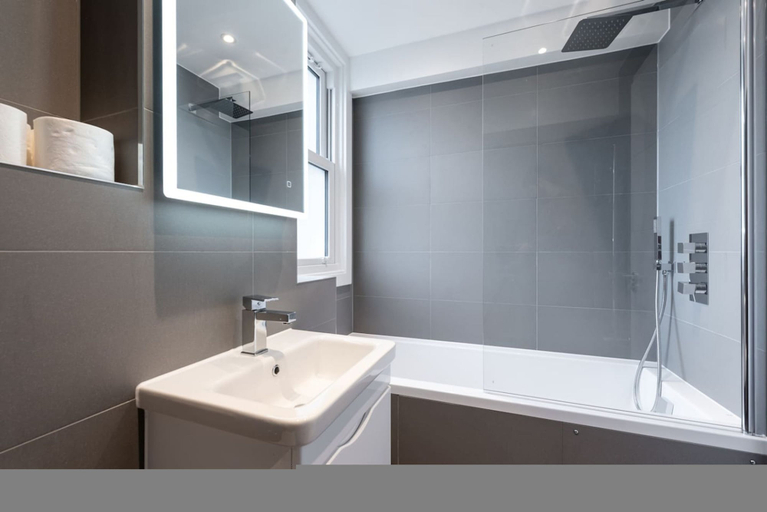 Room 3, Stunning Hyde Park Apartment SS3, London