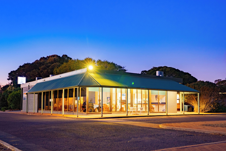 Exterior 3, The Beach Hotel Whyalla, Whyalla