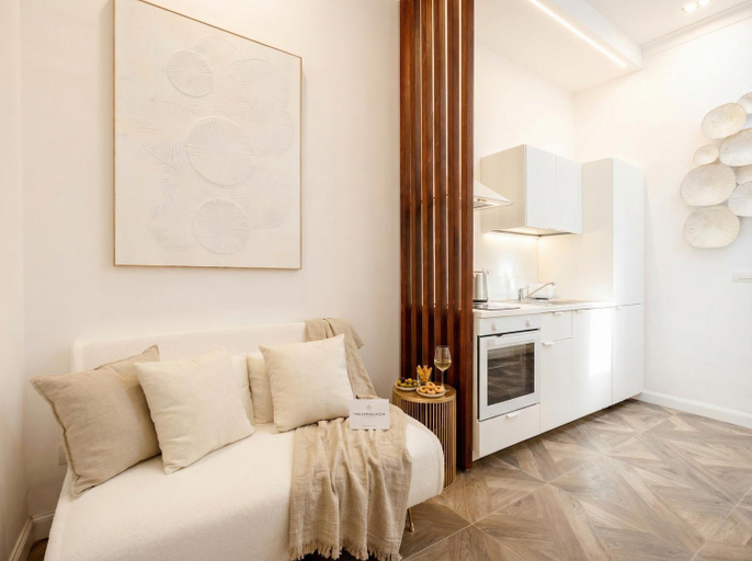 Others 5, Sfazion - Central Apartment, Bari