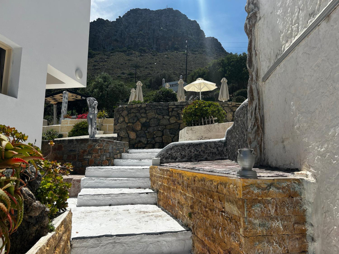 Others 5, Villa - Sleeps 10 - Pool - Garden - Parking, Crete