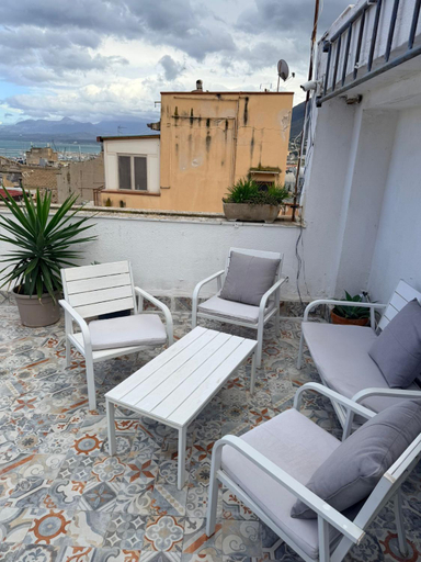 Others 4, Casa di Sylwia, Palermo
