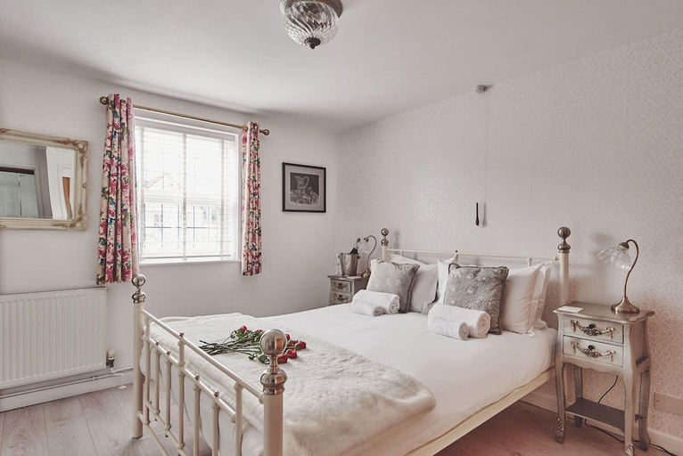 Bedroom 2, The Lansdowne Guest House, Gloucestershire