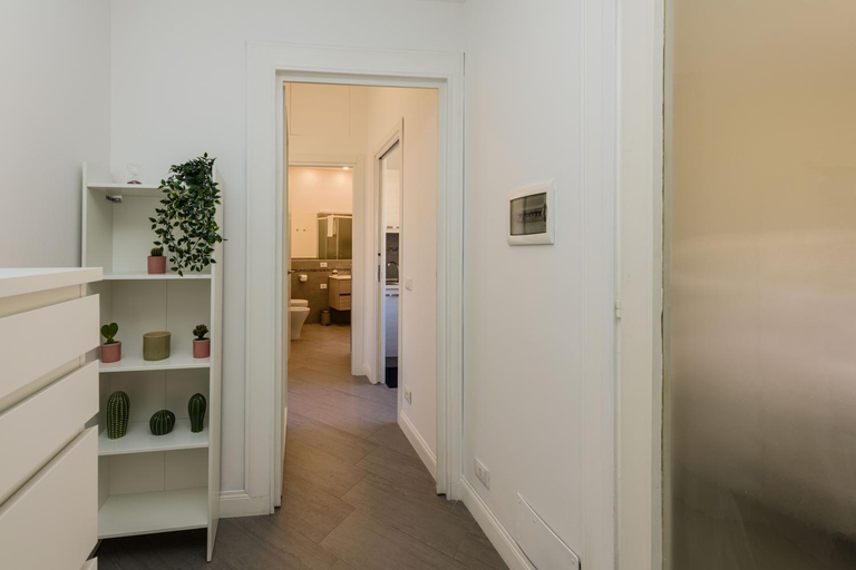 Others 5, Sergio I Apartment, Rome