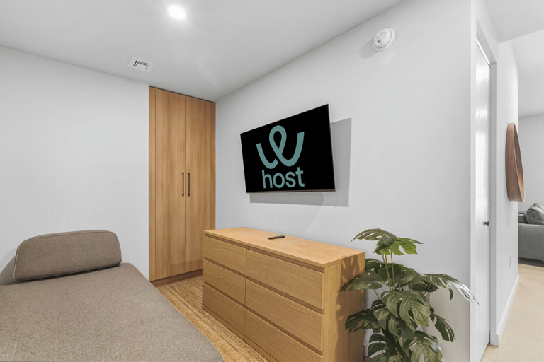 Room 5, 121 Ne Miami Living - We Host, Miami-Dade