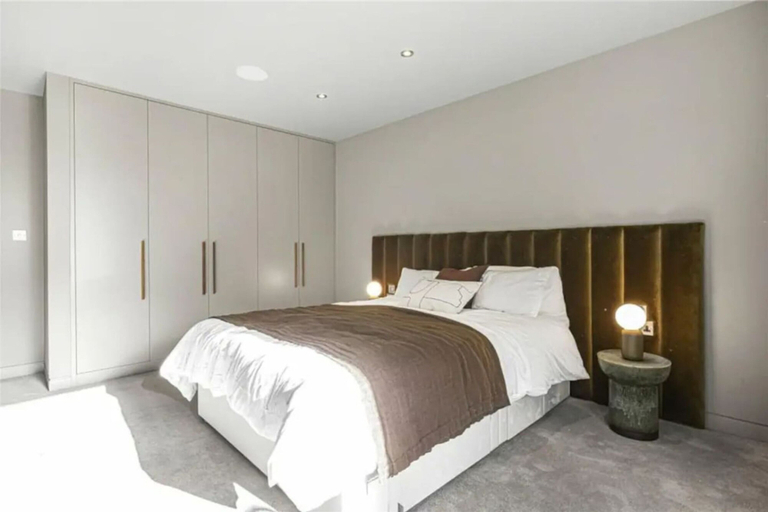 Room 4, Stunning Shoreditch Penthouse Red5, London