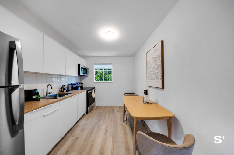 Private kitchen 4, Modern 1-BD in Miami- Gym - Free Parking, Miami-Dade