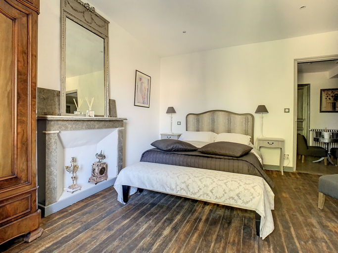 Bedroom 3, La Fontaine aux Poissons Rouges, Gard