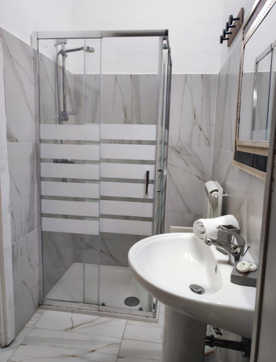 Bathroom 4, Fatata Suites, Lecce
