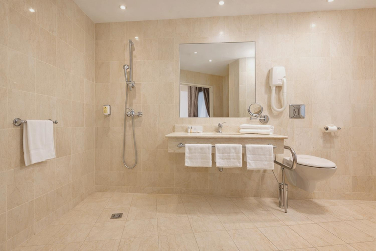 Bathroom 4, Grand Hotel Moderne, Hautes-Pyrénées