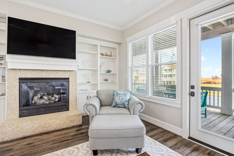 Living area 5, Blu Pearl 5 Bedroom Home, Galveston