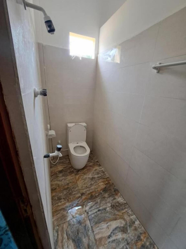 Bathroom 2, Palm Breeze kokuvil Jaffna, Nallur