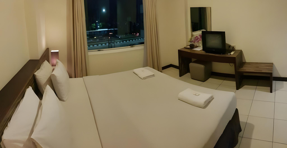 bedroom 10