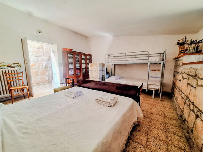 Room 4, Masseria Ceraso Perrone, Bari