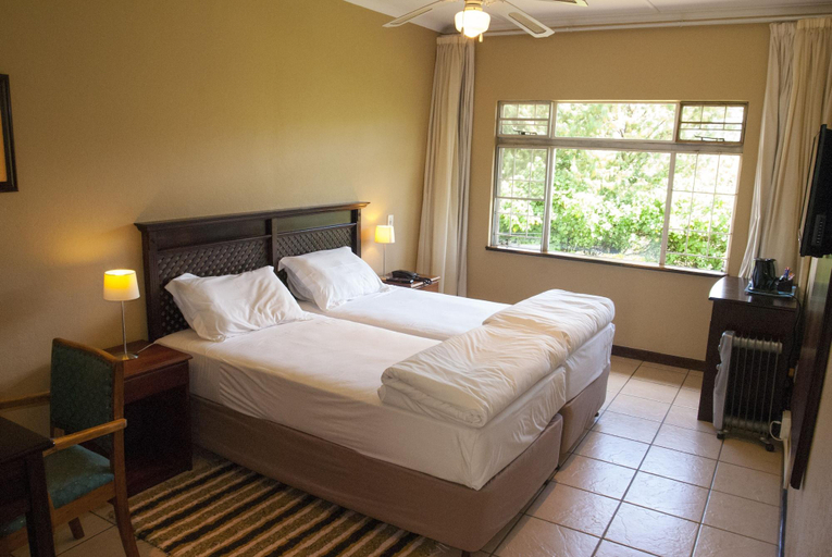 Bedroom 2, Emafini Country Lodge, Mbabane West