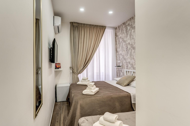5, Casa Dora, Napoli