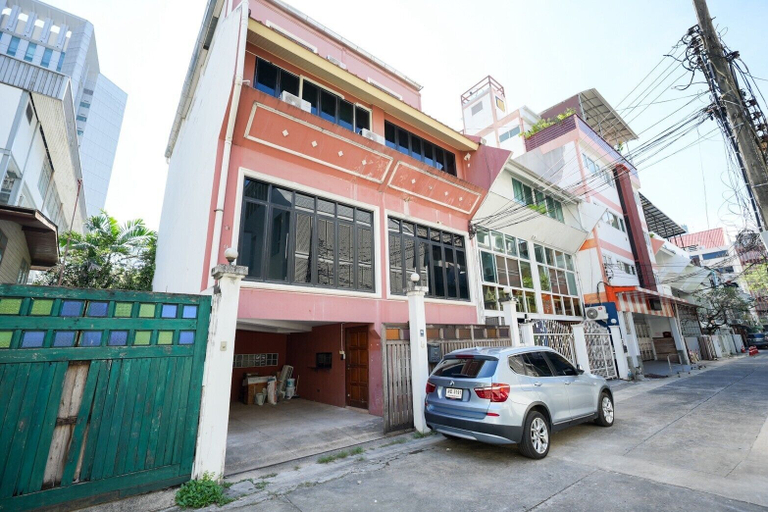 Front of property 3, Snap INN Sukhumvit Soi 1, Wattana
