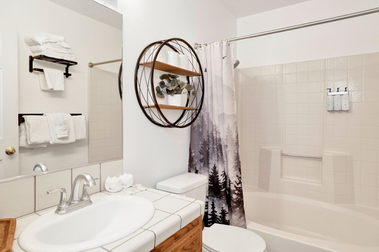 Bathroom 4, Divine Chateau #2357, San Bernardino