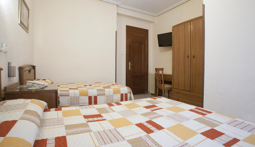 Bedroom 3, Hostal Maria Luisa, Madrid